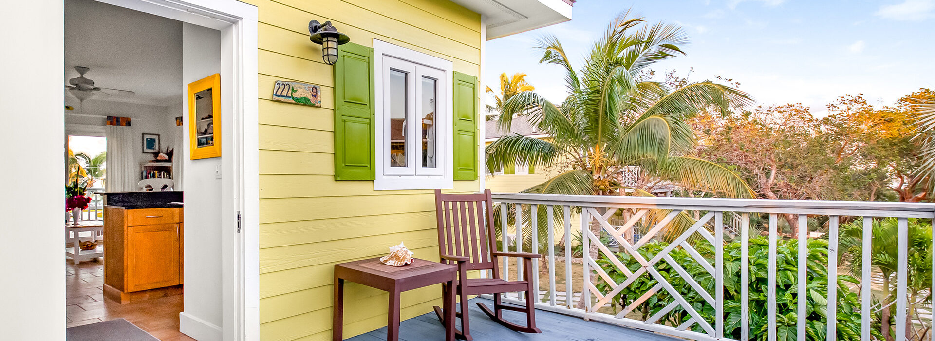 PIneapple Balcony area