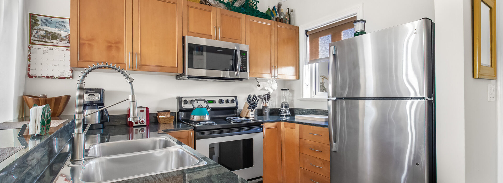 PIneapple Kitchen area