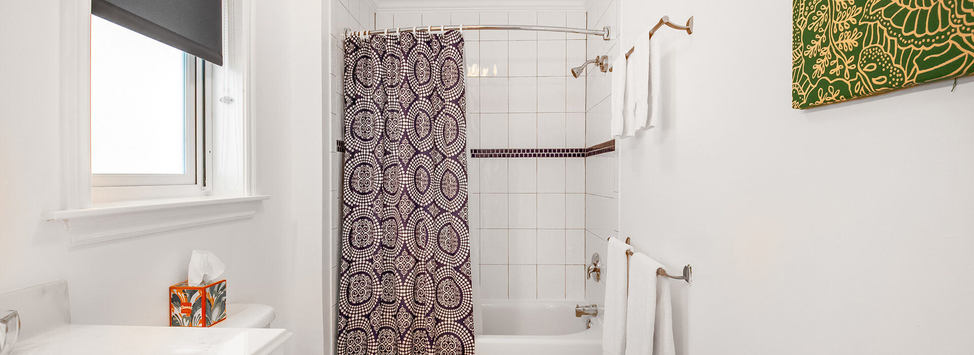 Pineapplefields bathroom area